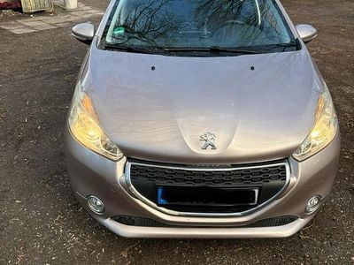 Gebraucht Peugeot 208 82 PS (60 kW) 2012 Andere farben Kleinwagen