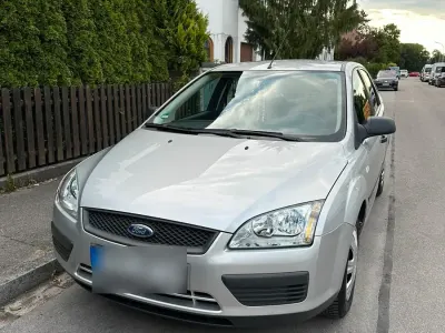 Gebraucht Ford Focus 90 PS (66 kW) 2006 Grau Limousine