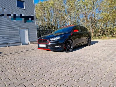 Second-hand Ford Focus ST-Line 150 CP (110 kW) 2017 Negru Berlinǎ