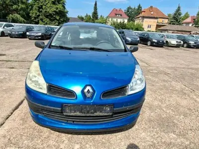 Gebraucht Renault Clio II 58 PS (42 kW) 2010 Limousine