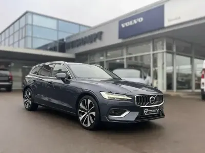 Gebraucht Volvo V60 Plus 197 PS (144 kW) 2022 Blau Kombi