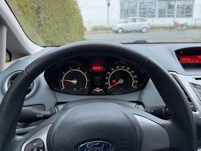 Gebraucht Ford Fiesta 62 PS (45 kW) 2010 Blau Kleinwagen
