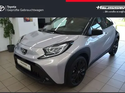 Neu Toyota Aygo X Edition 72 PS (52 kW) 2026 Light purple silver/night sky SUV