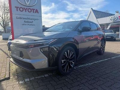 Neu Toyota bZ4X Lounge+ 252 kW (343 PS) 2026 Precius metal/ attitude black SUV