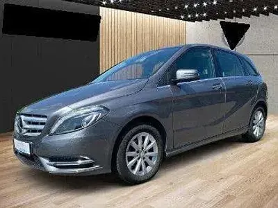Gebraucht Mercedes B180 122 PS (89 kW) 2014 Grau Kleinwagen