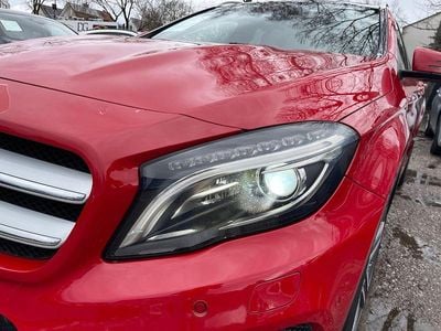 Gebraucht Mercedes GLA200 AMG line 136 PS (100 kW) 2016 Rot SUV