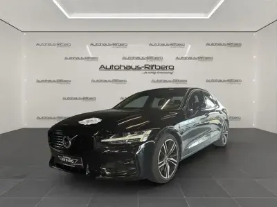 Gebraucht Volvo S60 R-Design 197 PS (144 kW) 2021 Schwarz Limousine