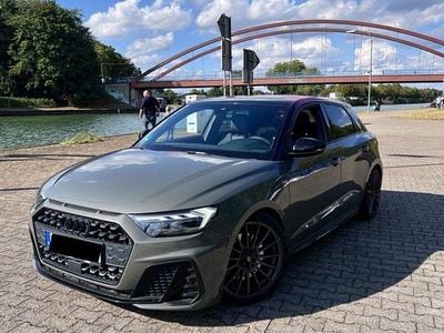 Gebraucht Audi A1 Ambiente 200 PS (147 kW) 2019 Grau SUV