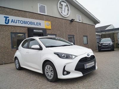 Gebraucht Toyota Yaris Hybrid Comfort 92 PS (67 kW) 2022 Weiß Limousine