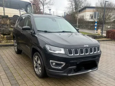 Gebraucht Jeep Compass Limited 140 PS (102 kW) 2018 Schwarz SUV