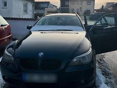 Gebraucht BMW 525 192 PS (141 kW) 2005 Blau Kombi