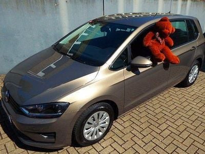 Gebraucht VW Golf Sportsvan Trendline 86 PS (63 kW) 2016 Gold Van / Kleinbus