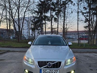 Gebraucht Volvo V70 Summum 224 PS (164 kW) 2010 Grau Kombi