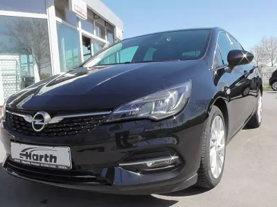 Gebraucht Opel Astra Elegance 110 PS (80 kW) 2020 Onyx schwarz Limousine