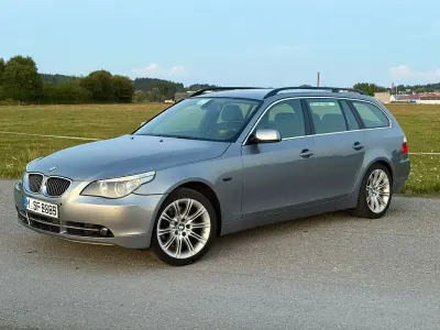 Gebraucht BMW 530 Sport Line 218 PS (160 kW) 2005 Grau Kombi