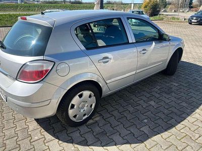 Usata Opel Astra Cosmo 105 CV (77 kW) 2004 Argento Berlina