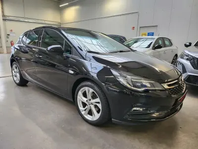 Gebraucht Opel Astra Edition 105 PS (77 kW) 2018 Schwarz Limousine