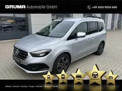 Gebraucht Mercedes T180 Progressive 116 PS (85 kW) 2024 Helvinsilber Van / Kleinbus