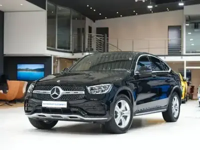 Używany Mercedes GLC300e Business 211 KM (155 kW) 2020 Czarny SUV