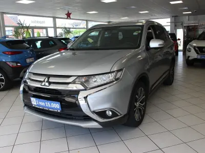 Gebraucht Mitsubishi Outlander Edition 150 PS (110 kW) 2017 Silber metallic SUV