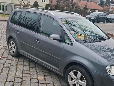 Grau Gebraucht 2005 VW Touran Van / Kleinbus | 1.600 € (Fairer Preis)
