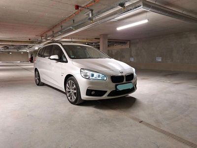 gebraucht BMW 218 d Sportline 7 sitzen