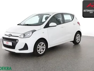 Gebraucht Hyundai i10 Trend 67 PS (49 kW) 2018 Polar white / sol Kleinwagen