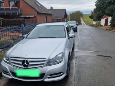 Gebraucht Mercedes C220 170 PS (125 kW) 2011 Silber Limousine