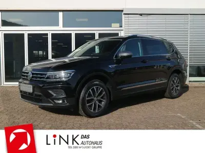 Gebraucht VW Tiguan Allspace Comfortline 150 PS (110 kW) 2018 Deep black perleffekt SUV