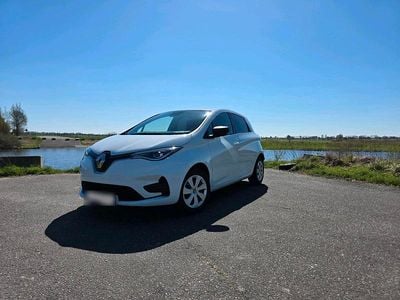 Second-hand Renault Zoe 79 kW (108 CP) 2022 Alb Hatchback