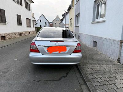 Mercedes E200