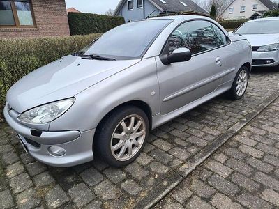 Gebraucht Peugeot 206 CC 136 PS (100 kW) 2004 Silber Cabrio