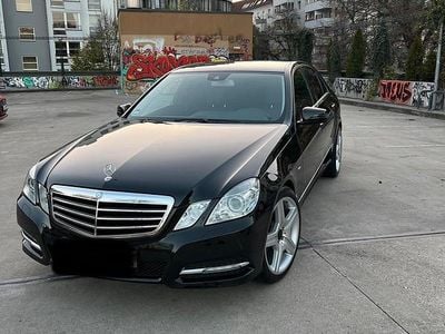 Gebraucht Mercedes E200 184 PS (135 kW) 2011 Schwarz Limousine