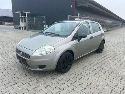 Grau Gebraucht 2009 Fiat Grande Punto Active Kleinwagen | 1.399 € (Guter Preis)