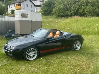 Second-hand Alfa Romeo Spider 150 CP (110 kW) 1998 Negru Cabrio