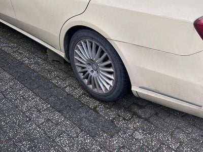 Mercedes E200