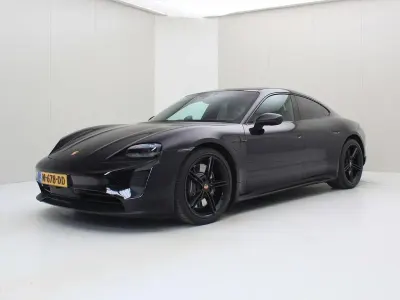 Usata Porsche Taycan 4S Performance Package 419 kW (571 CV) 2021 Nero Berlina