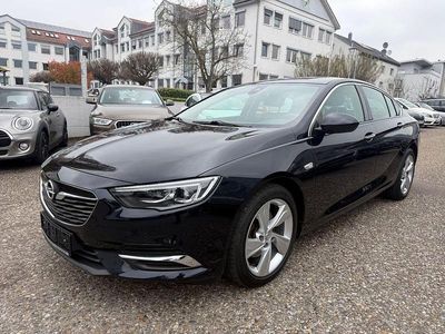 Usata Opel Insignia Innovation 170 CV (125 kW) 2017 Blu Berlina