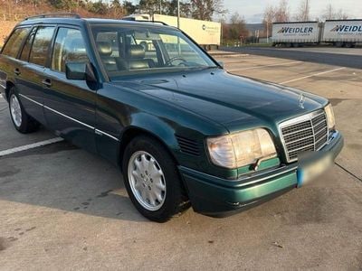 Gebraucht Mercedes 300 136 PS (100 kW) 1995 Grün Limousine