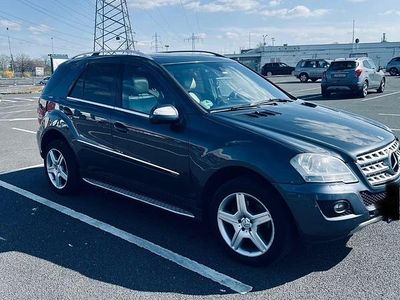 Grau Gebraucht 2010 Mercedes ML350 SUV | 11.000 € (Fairer Preis)