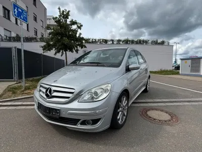 Gebraucht Mercedes B200 140 PS (102 kW) 2008 Silber Van / Kleinbus