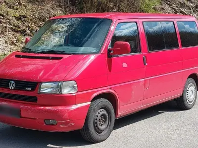 Gebraucht VW Caravelle 102 PS (75 kW) 1999 Rot Van