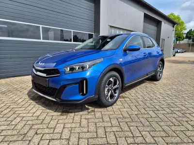 Neu Kia XCeed 150 PS (110 kW) 2026 Blueflame metallic SUV