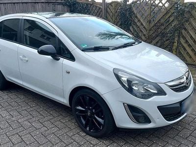 Gebraucht Opel Corsa Color Edition 101 PS (74 kW) 2013 Weiß Kleinwagen