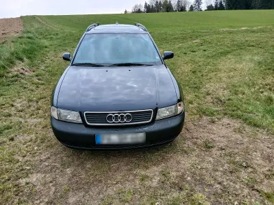 Gebraucht Audi A4 125 PS (91 kW) 1997 Blau Kombi