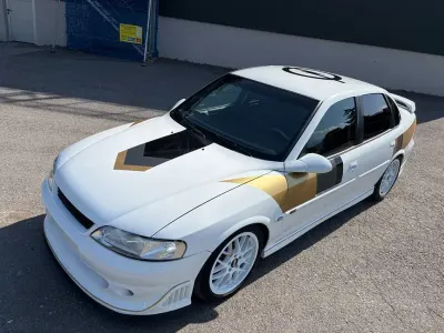 Gebraucht Opel Vectra 194 PS (142 kW) 1999 Weiß Limousine