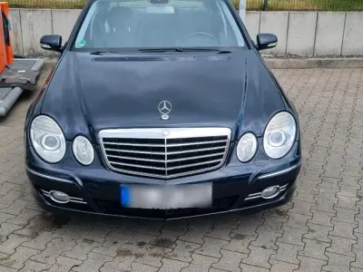 Gebraucht Mercedes E220 170 PS (125 kW) 2008 Blau Limousine