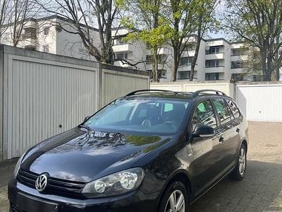 Usata VW Golf VII 110 CV (80 kW) 2012 Nero Station wagon