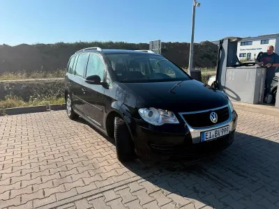 Gebraucht VW Touran 120 PS (88 kW) 2010 Schwarz Van / Kleinbus