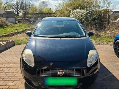 Begagnad Fiat Grande Punto 69 HK (50 kW) 2009 Blå Halvkombi